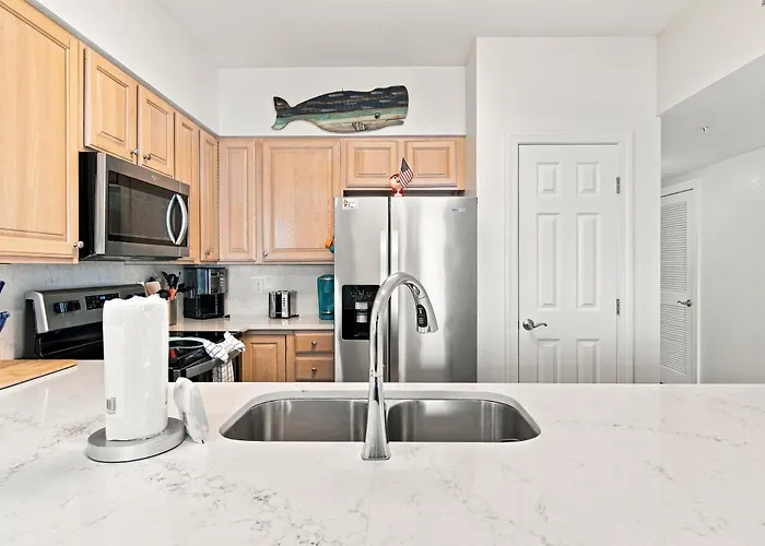 7th Floor Waterfront Harbor Pointe Retreat * Pensacola