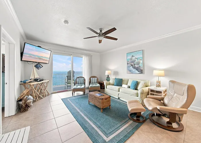 7th Floor Waterfront Harbor Pointe Retreat