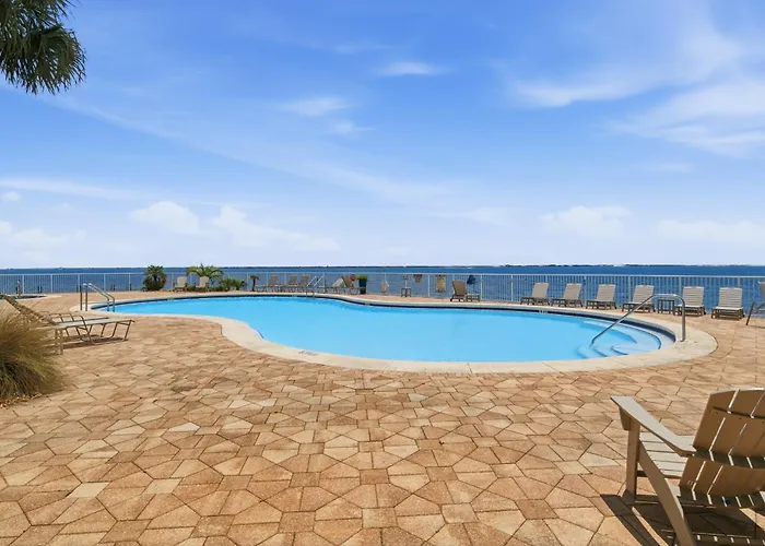7th Floor Waterfront Harbor Pointe Retreat Pensacola